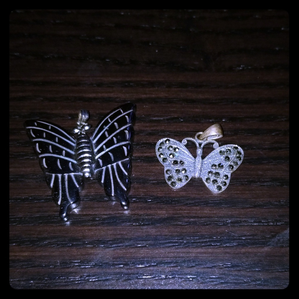 Butterfly oendant set 🦋